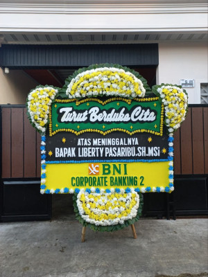 Papan Bunga Duka di Sampung